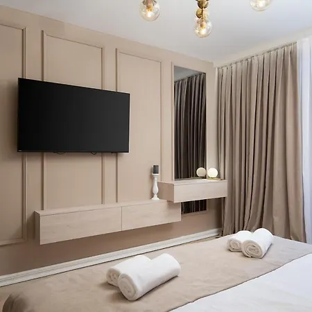 Via Flavia Luxury With Free Private Parking דירה פולה